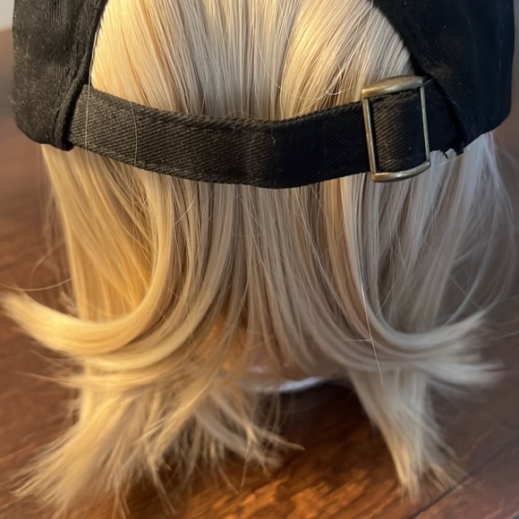 Hair/cap accessory by Henry Marga | OS - Picture 4 of 6